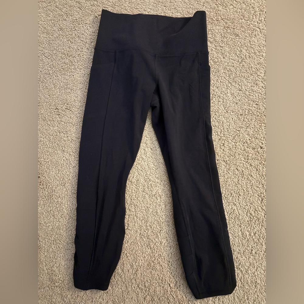 Athleta salutation stash pocket II Cinch 7/8